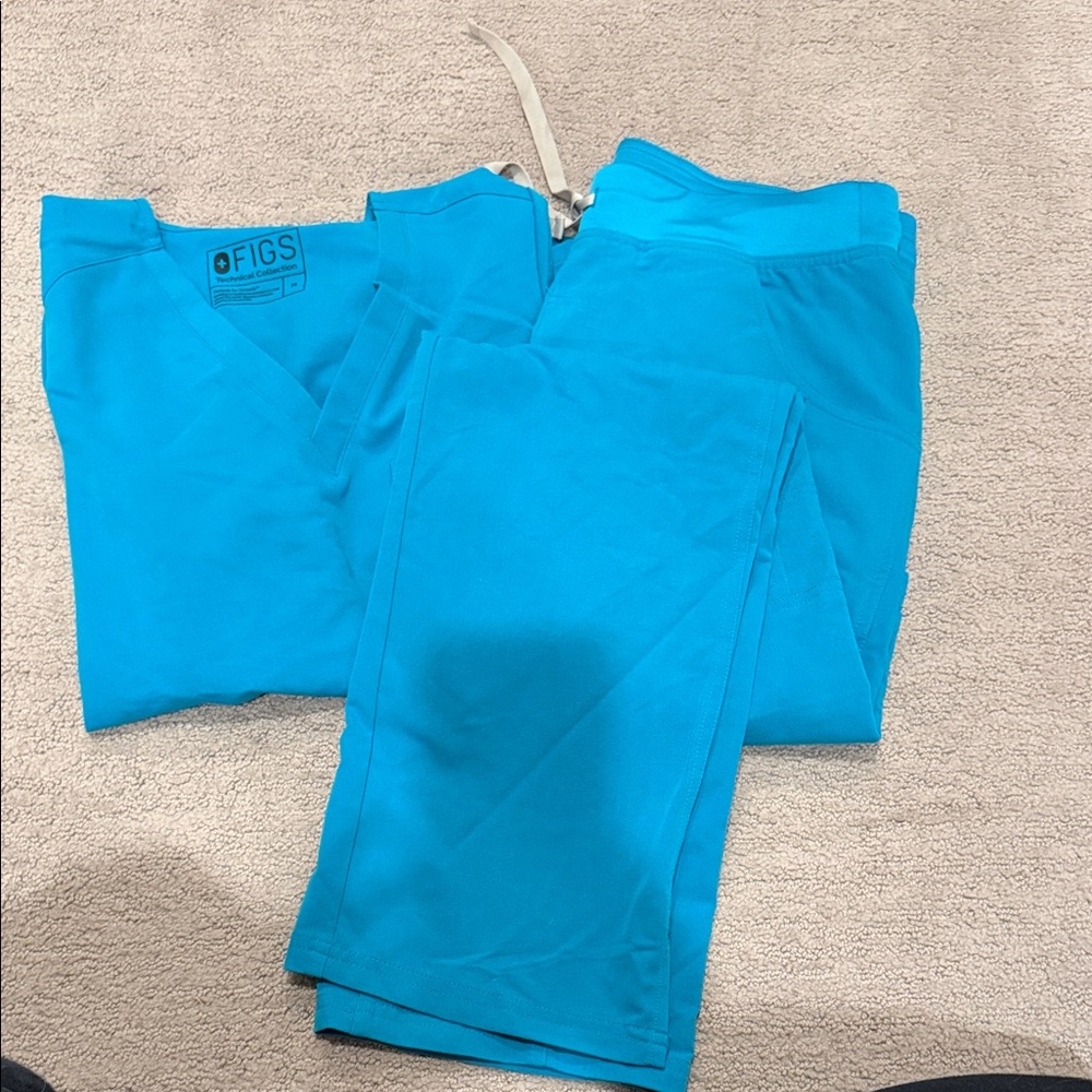 Figs Women's Scrub Set in Bright Blue (Teal!!!)